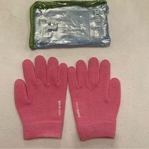 Pure Code. Pink hydrating gloves. NWT.